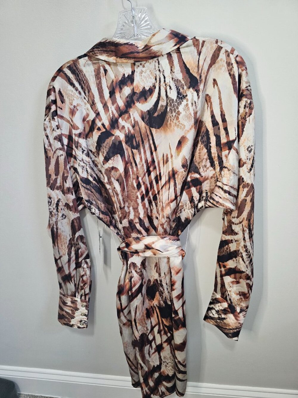 Marciano Guess Animal Print Wrap Shirt Dress NWT Size M Retail $178 - Picture 5 of 11